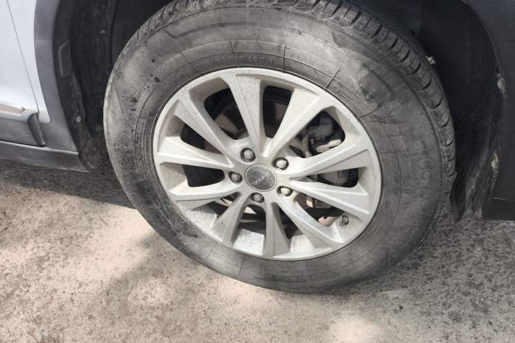 Used Haval H6 2018 Red-Label Sport Version 1.5T Manual Two-Wheel Drive Elite Model Right Front Wheel Hub