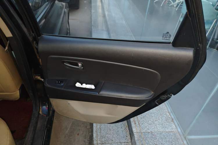 Used Hyundai Celesta 2015 1.6L Manual Comfort Model

