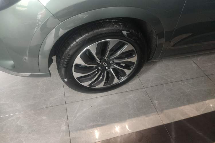 Used Hima AITO M7 2024 1.5T Intelligent Driving 4WD Max Edition 5 Seats
