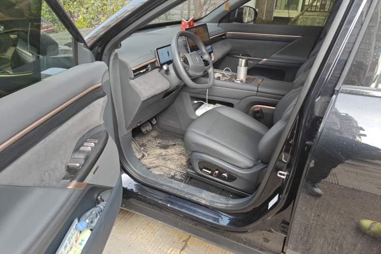 Used Dongfeng eπ eπ008 2024 210Max Range-Extended Version 6 Seats