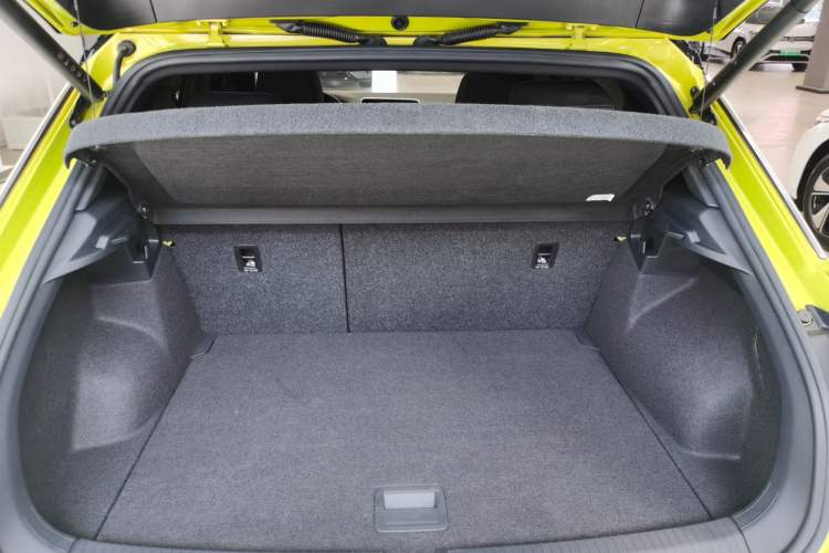 Used Volkswagen T-ROC 2023 300TSI DSG Two-Wheel Drive Starlight Edition