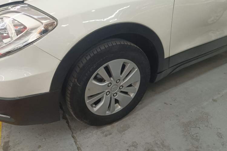 Used Suzuki S-Cross 2014 1.6L CVT Two-Wheel Drive Elite Version
