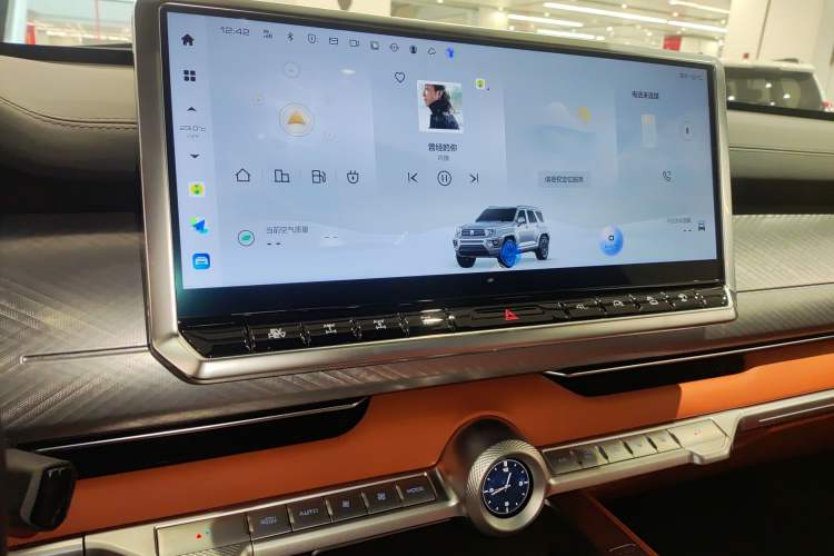 Used Tank 700 New Energy 2024 Hi4-T Extreme Edition Audio And AC Panel