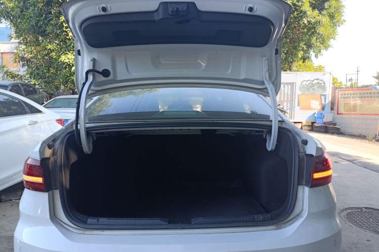 Used Volkswagen Lavida 2023 1.5L Automatic De Yi Edition
