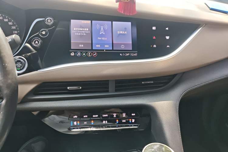 Used Buick Enclave 2022 652T 4x4 Prestige Flagship 7-Seater Audio And AC Panel