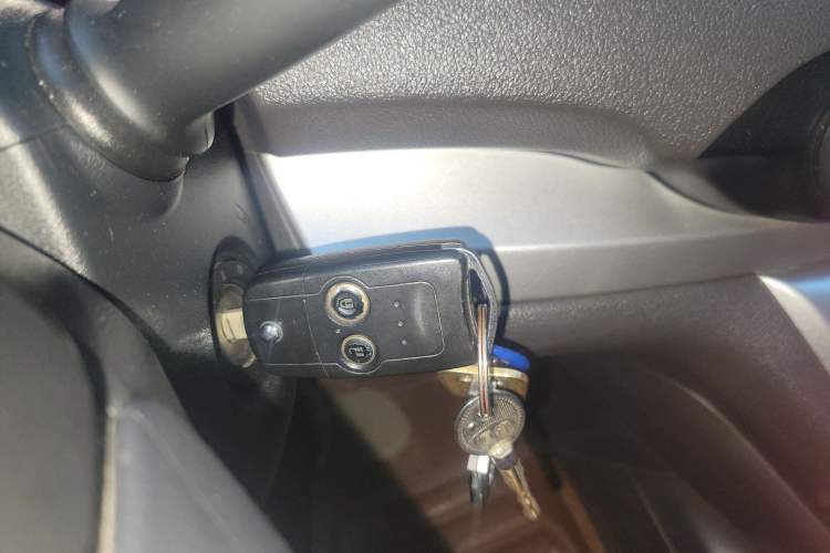 Used Honda CR-V 2012 2.0L two-wheel drive urban version
