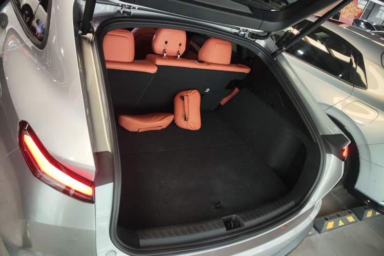 Used ONVO L60 2024 60 kWh Rear-Drive Version