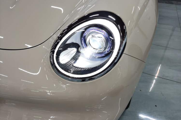 Used ORA Good Cat 2023 401 km Standard Range Luxury Version Lithium Iron Phosphate
