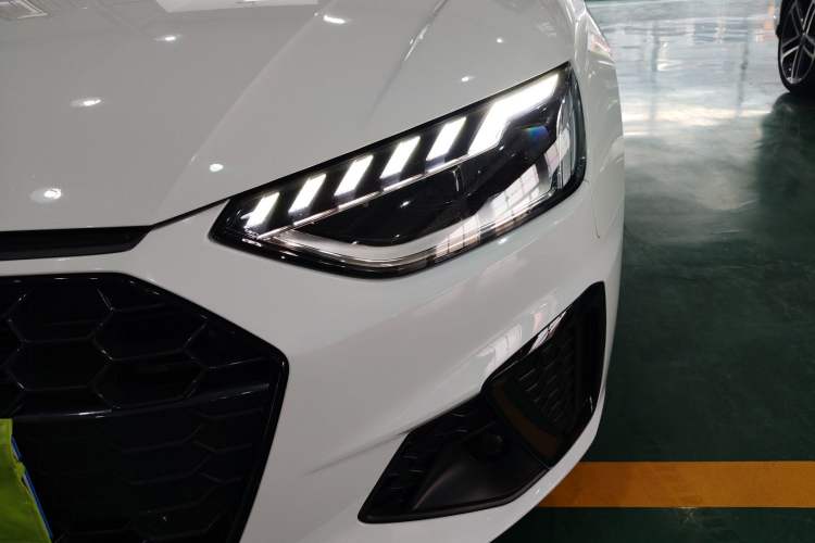 Used Audi A4L 2020 40 TFSI Luxury Dynamic Model
