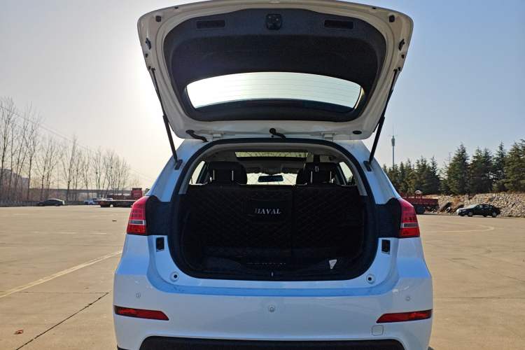 Used Haval H2 2018 1.5T Dual-Clutch Two-Wheel Drive Fashion Model China VI Standard