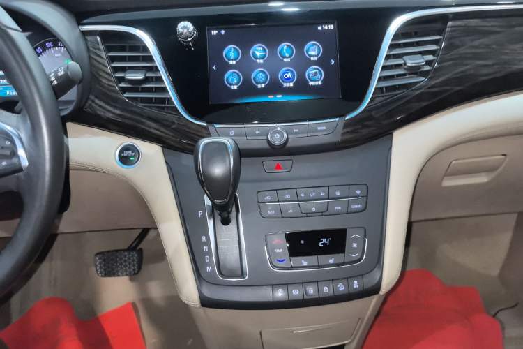 Used Buick GL8 2017 ES 28T Premium Version China V Standard Audio And AC Panel