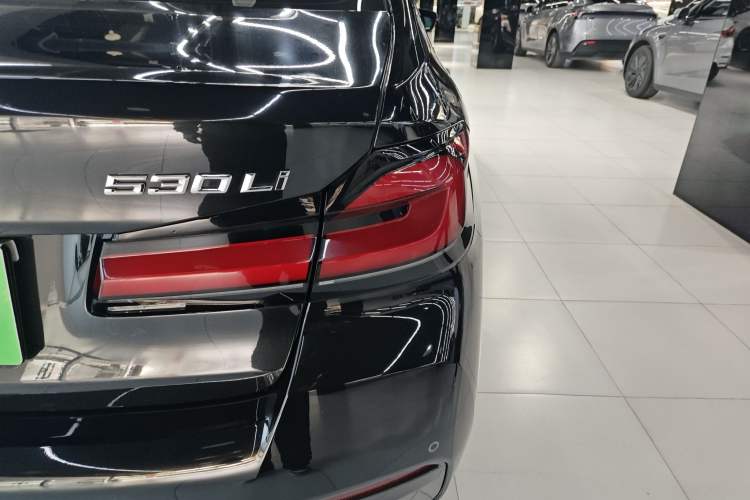 Used BMW 5 Series 2023 530Li Leading Model M Sport Package Right Rear Taillight