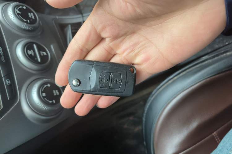 Used Bestune B50 2012 1.6L manual sunroof version