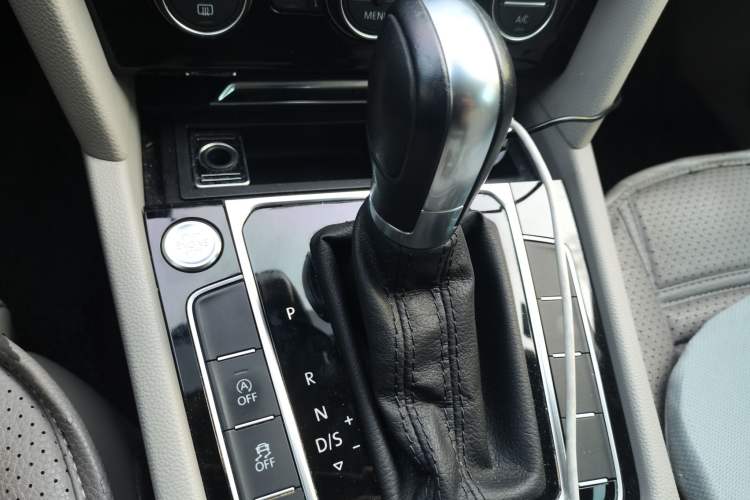 Used Volkswagen Magotan 2017 330TSI DSG Luxury Model Gear Lever