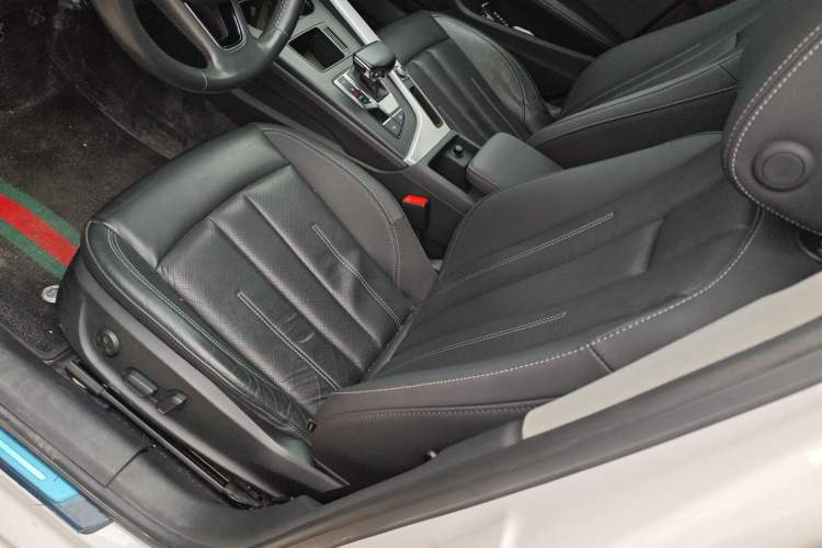 Used Audi A4L 2020 40 TFSI Fashionable and Elegant Model