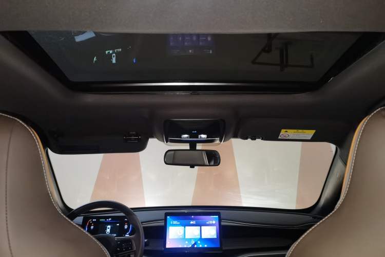 Used BYD Qin PLUS 2024 HONOR Edition DM-i 55KM Beyond Model
