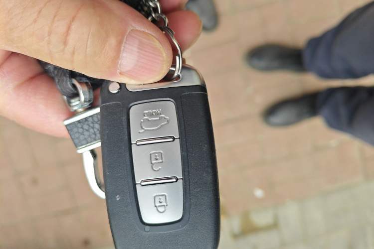 Used Kia Sportage R 2012 2.0L Automatic Two-Wheel Drive GLS
