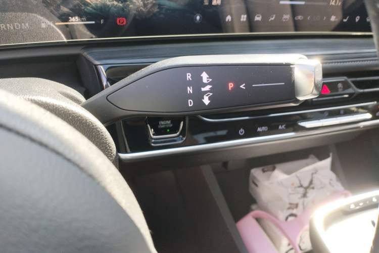 Used Buick LaCrosse 2024 28T Luxury Edition Gear Lever