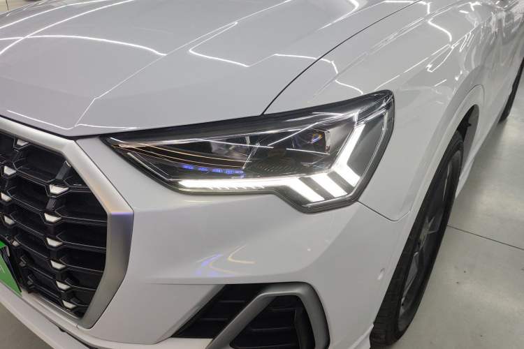 Used Audi Q3 2023 35 TFSI Fashion Dynamic Model (1.4T) Left Front Headlight