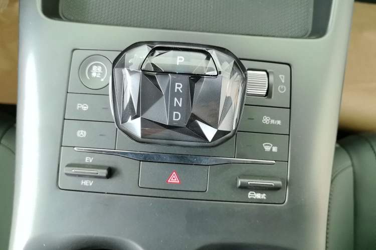 Used BYD Qin PLUS 2025 DM-i Smart Drive 120KM Superior Model