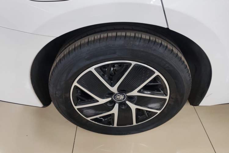 Used BYD Qin L 2025 DM-i Smart Drive 120KM Superior Model Exterior 5