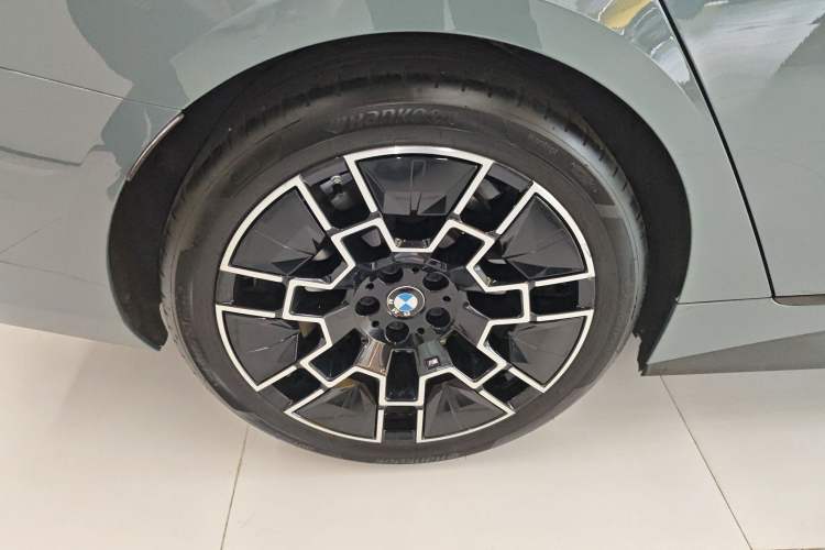 Used BMW 4 Series 2024 430i Gran Coupe M Sport Night Edition Package Right Rear Wheel Hub