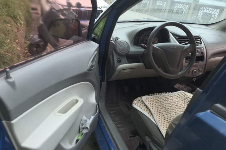 Used Chevrolet Sail 2010 Sedan 1.2L Manual Fashion Edition Driver Seat