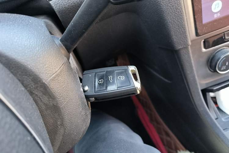 Used Volkswagen Golf 2016 1.6L Automatic Comfort Model Vehicle Key