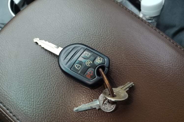 Used Ford Explorer 2013 3.5L Deluxe Model