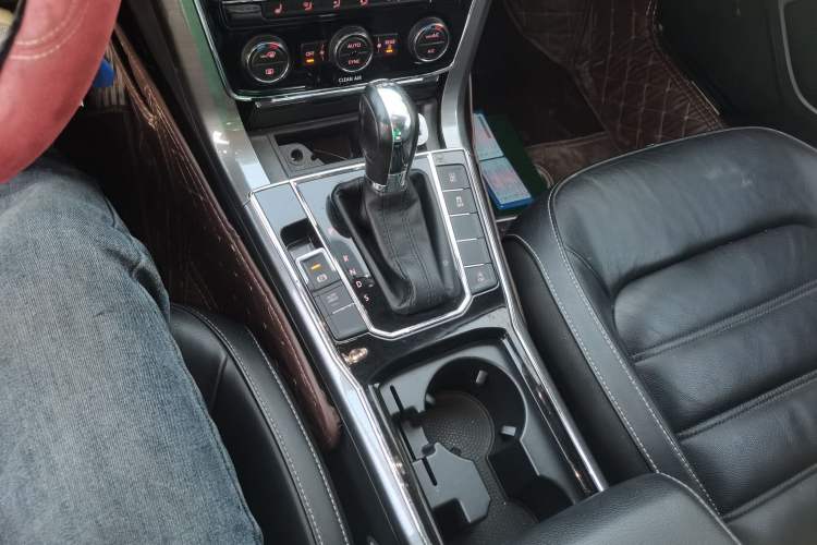 Used Volkswagen Passat 2016 330TSI DSG Luxury Edition