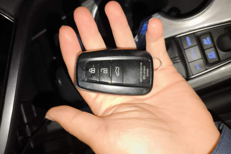 Used Toyota Camry 2019 Revised Version Dual-Engine 2.5 HG Luxury Edition Vehicle Key