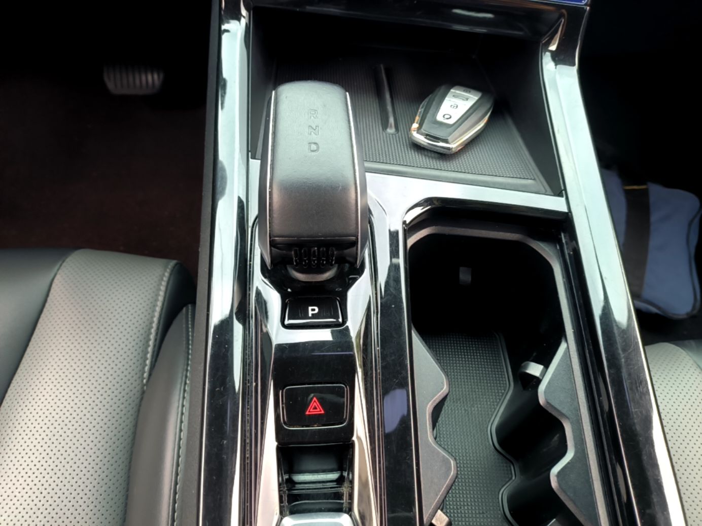 Geely Auto Emgrand X7 Sport 2023 Boyue COOL 1.5TD Smart Connectivity Model — снимка 16