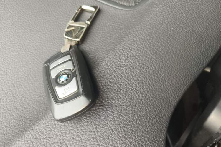 Used BMW 5 Series GT 2015 528i Leading Model
