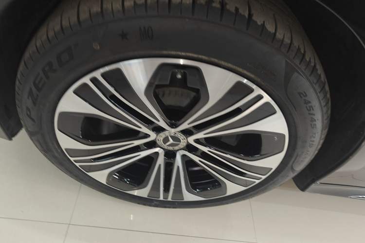 Used Mercedes-Benz E-Class 2025 Facelift E 300 L Luxury Edition