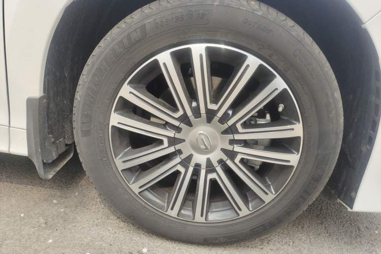 Used GAC Trumpchi M8 2021 Lingxiu Series 390T Ultimate Edition Right Front Wheel Hub