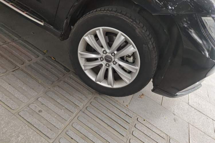 Used Haval H2 2015 1.5T Automatic Two-Wheel Drive Prestige Edition Right Front Wheel Hub