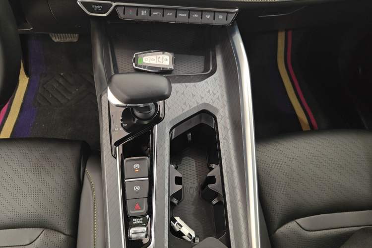 Used Geely Auto Preface 2023 1.5TD Kunlun Edition Gear Lever