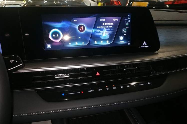 Used Chery Fengyun A8 2025 Model 70km Standard Version