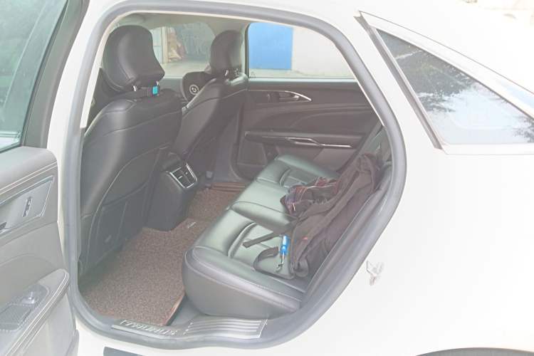 Used Ford Taurus 2017 EcoBoost 245 Fashion Edition Left Rear Seat