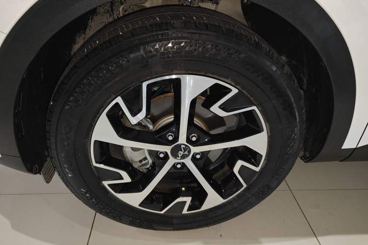 Used Kia Sportage (Chinese Domestic Model) 2023 1.5T Two-Wheel Drive Luxury Edition Left Front Wheel Hub