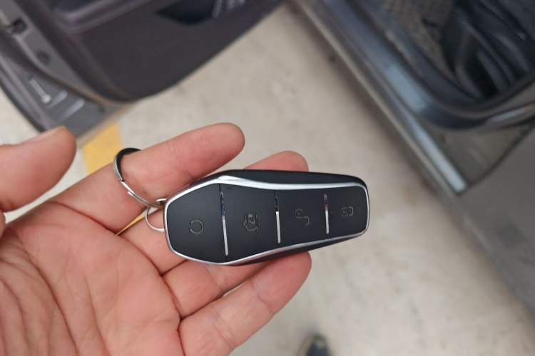 Used BYD Destroyer 05 2024 HONOR Edition DM-i 55KM Luxury Model Vehicle Key