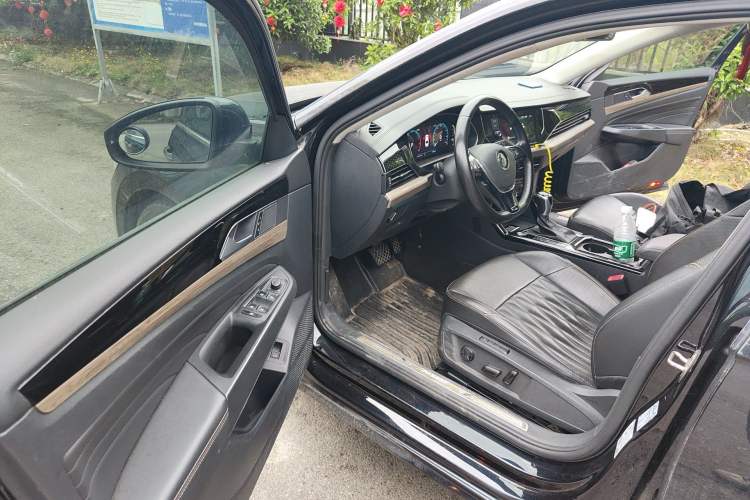 Used Volkswagen Passat 2019 330TSI Luxury Edition China VI Standard