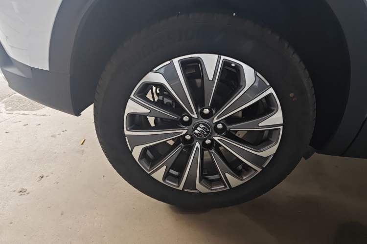 Used Buick Envision 2026 Model Range: Equinox S 25T Enjoyment Platinum Edition
