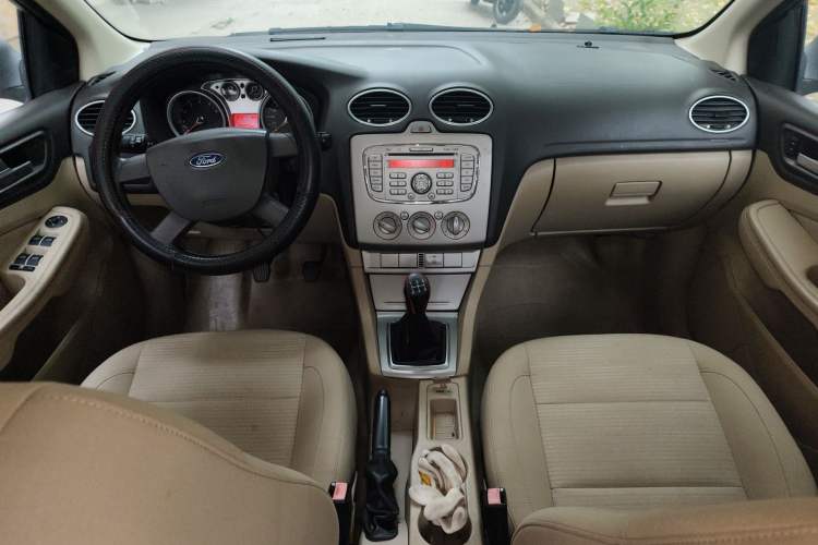 Used Ford Focus 2013 Sedan Classic 1.8L Manual Base Model