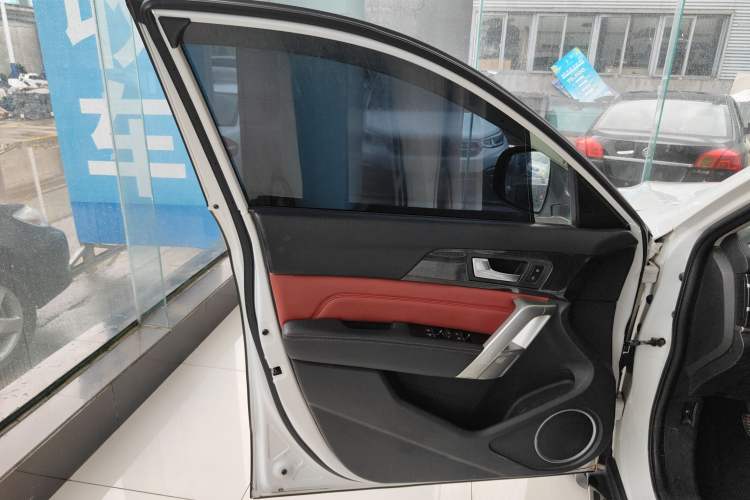 Used Haval H2 2017 Blue Label 1.5T Manual Two-Wheel Drive Luxury Model