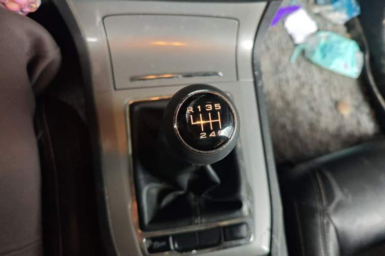 Used Roewe RX5 2016 20T Two-Wheel Drive Manual Transmission Internet Smart Edition