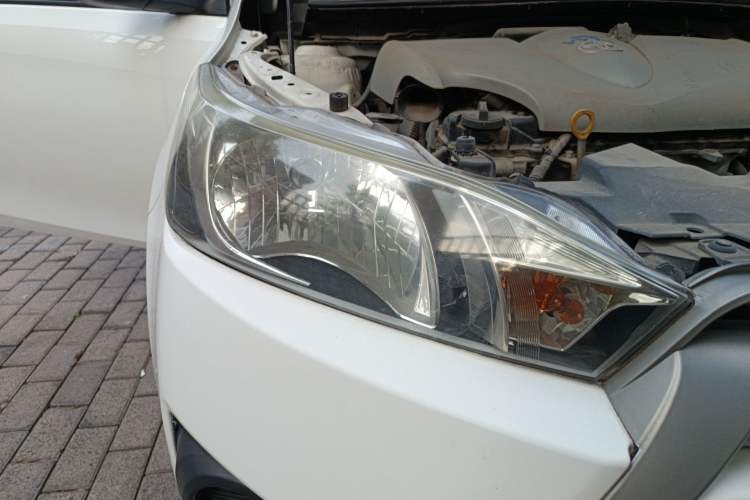 Used Toyota YARiS L Zhi Xuan 2015 1.5E Automatic Charm Edition Right Front Headlight