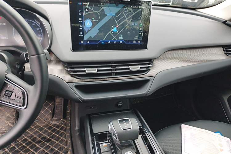 Used Hongqi E-QM5 2022 431 km Charge & Enjoy Edition