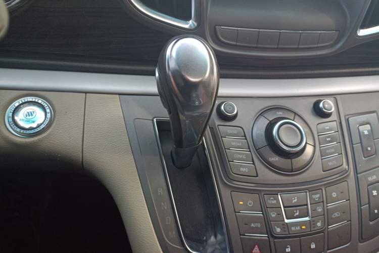 Used Buick GL8 2011 3.0L XT Luxury Business Flagship Edition