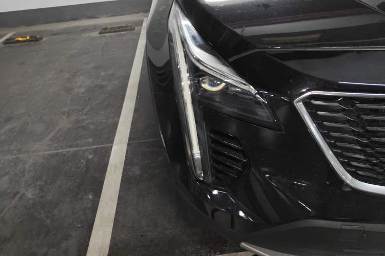 Used Cadillac XT4 2021 28T Two-Wheel Drive Leading Version Right Front Headlight